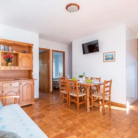 Brisa Mar 2, 2 Bedroom Apartment, Cala'n Bosch Son Xoriguer